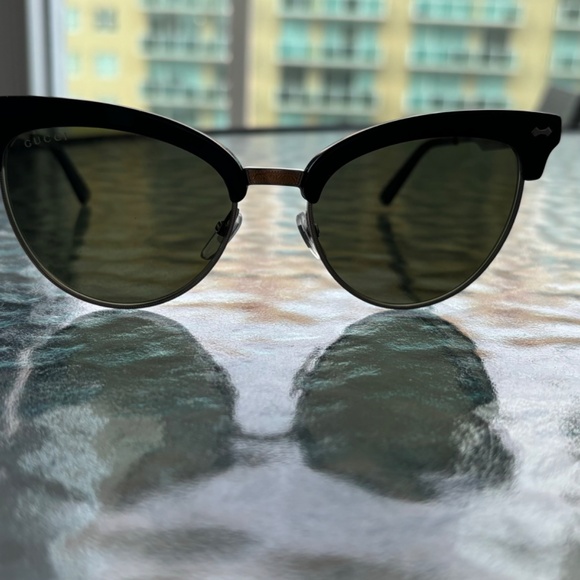 Sunglasses Gucci main image 4